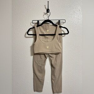 Aritzia Golden Set